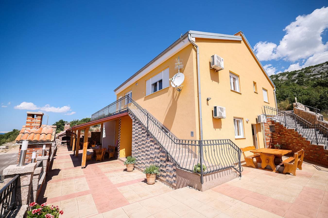 Apartments  Lucky 1