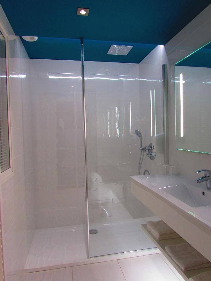 Foto 5 von 5: Two Connecting Double Rooms