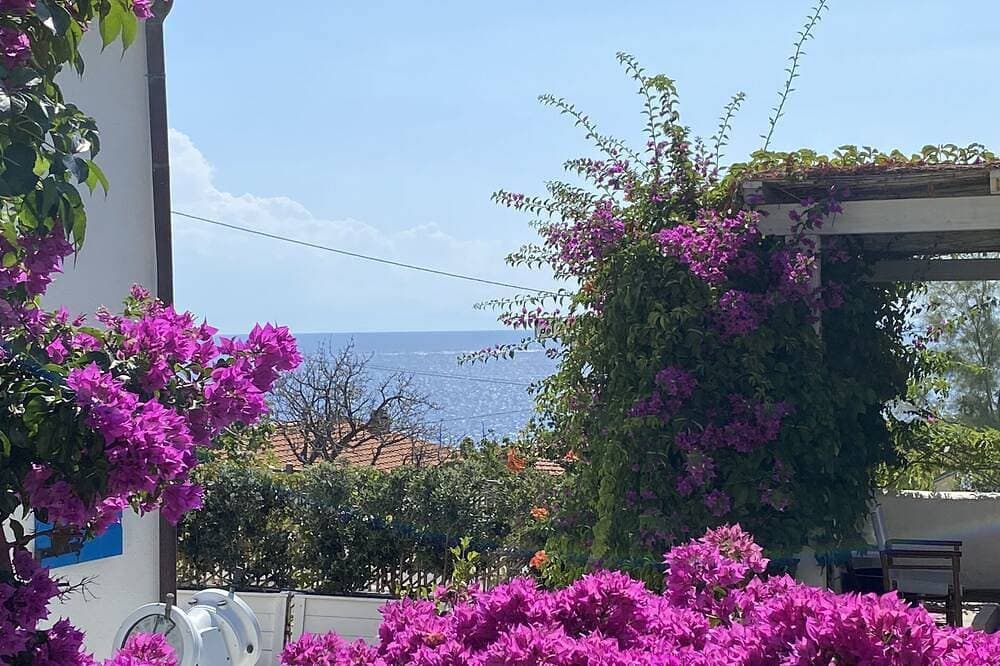 Foto 12 von 30: Romantisches Ferienhaus an dem Sonnenküste 80 m vom Meer ro. Chiessi