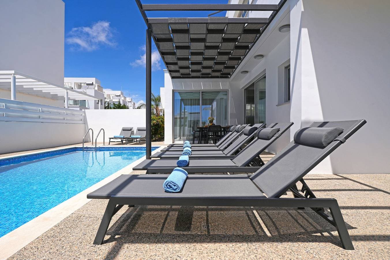 Foto 2 von 38: Villa für 7 Personen mit Balkon