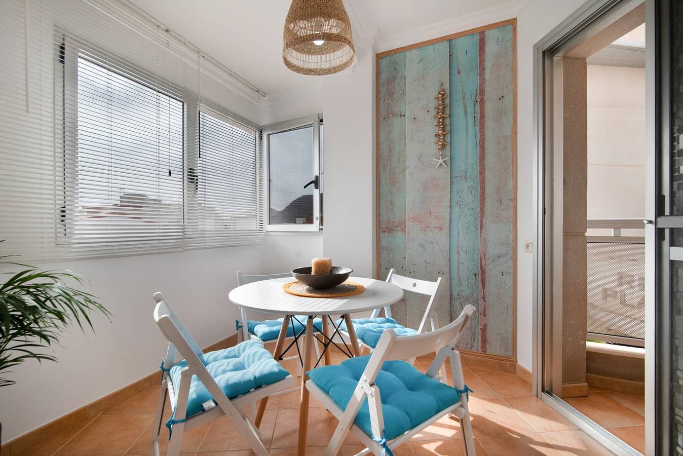 Foto 4 von 34: Ferienwohnung 'Ap Jarea Playa Sardina' mit Gemeinschaftspool, Balkon und WLAN