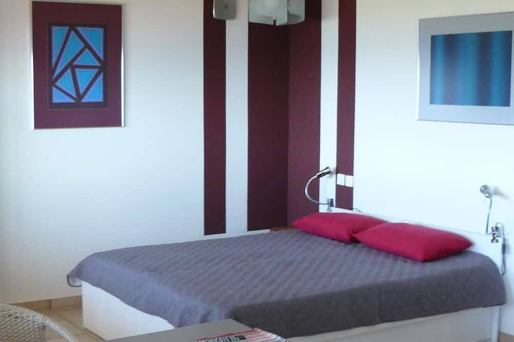 Foto 3 von 29: Villa-Studio in Ferma mit Meerblick, stilvoll, Strandnaehe, Terrasse, Garten