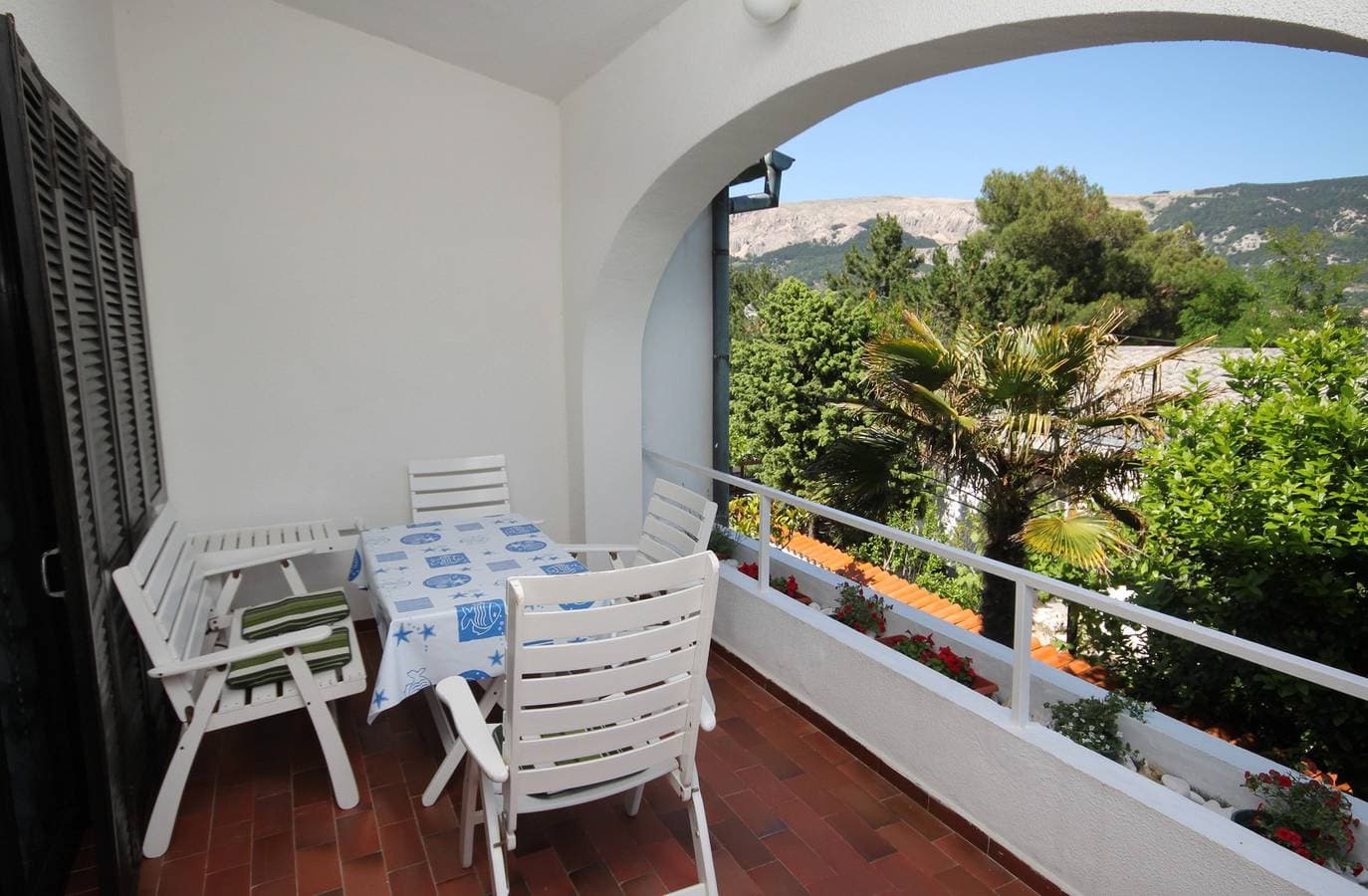 2-Zimmer-Ferienwohnung mit Terrasse und Meerblick Baska, Krk -a 1