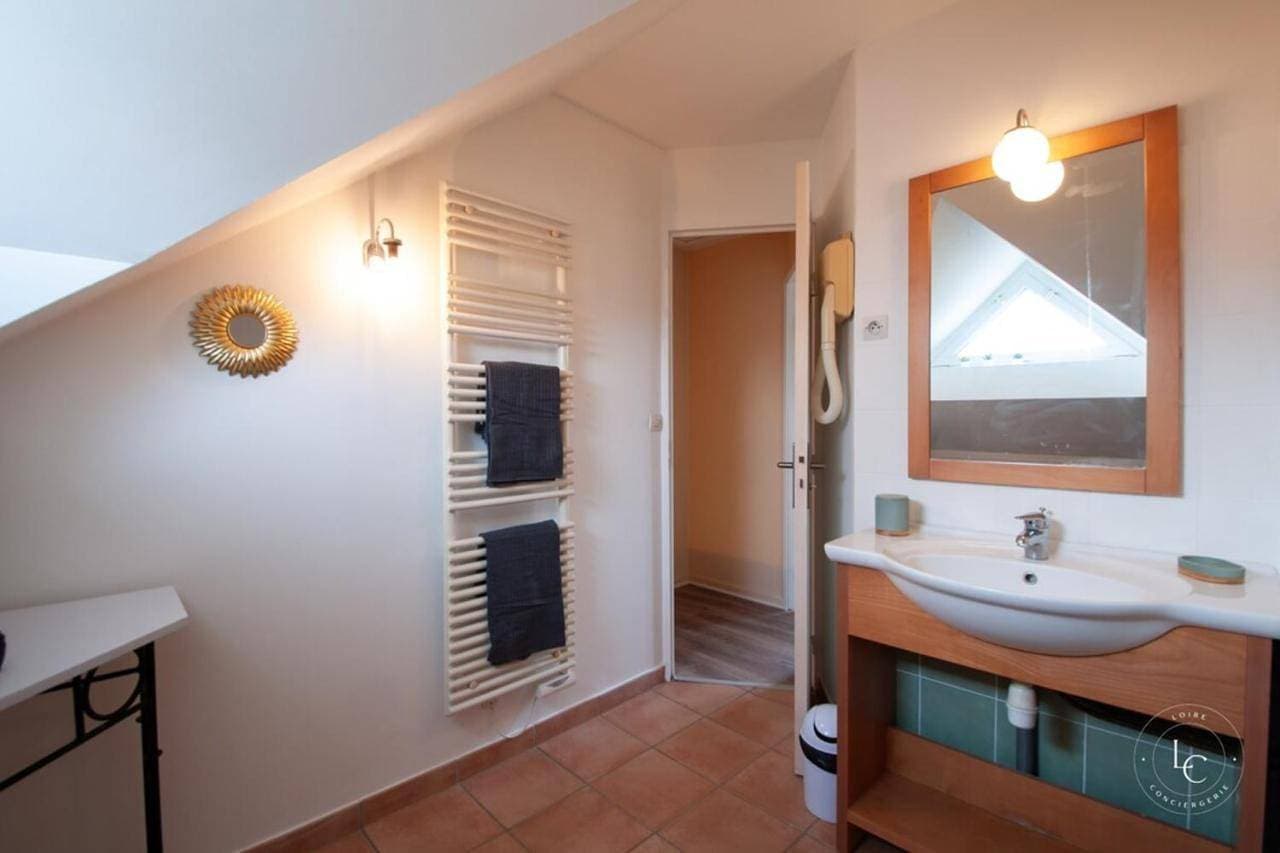Foto 10 von 33: Two-Bedroom Apartment