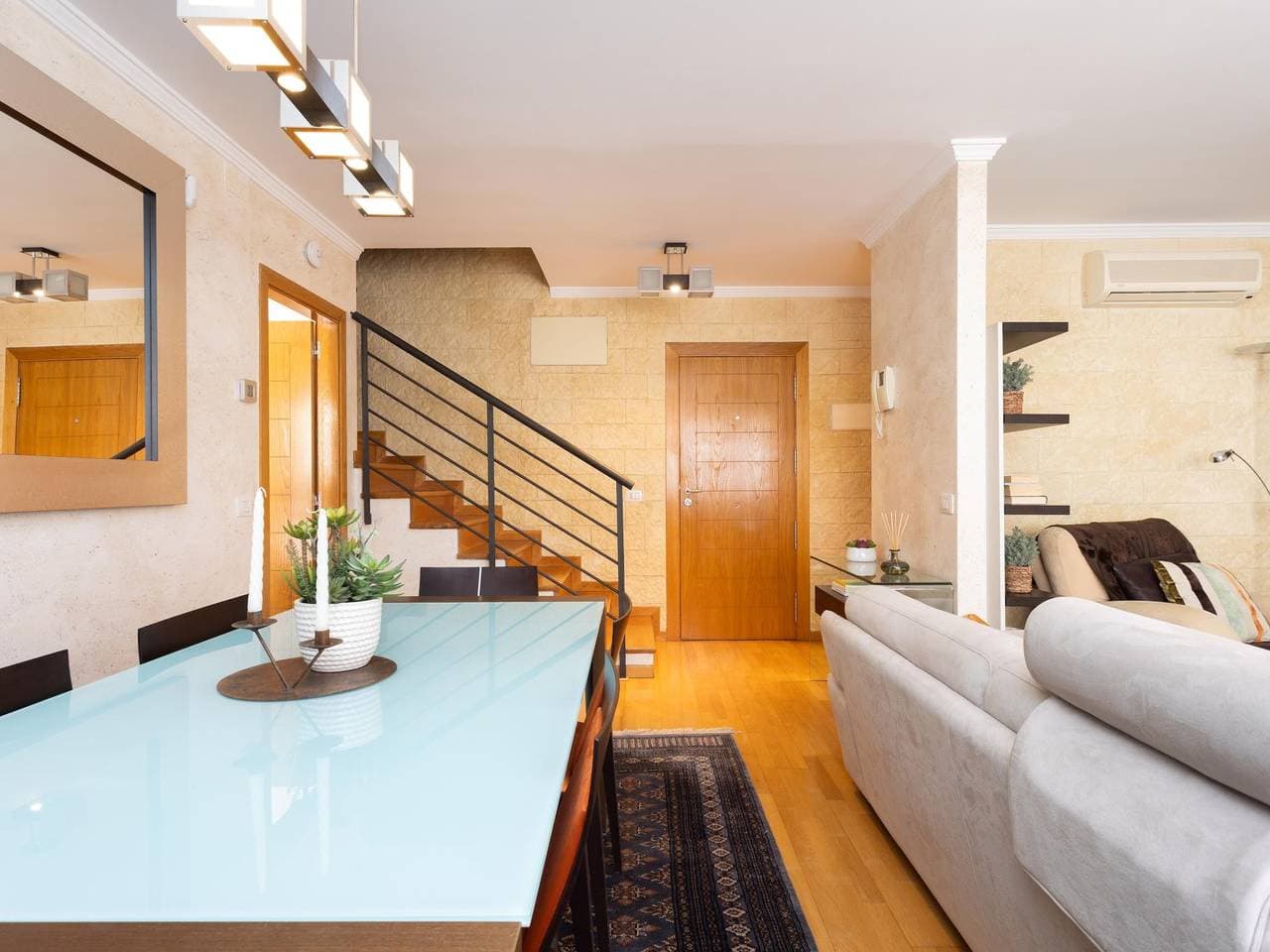 Foto 6 von 43: Ferienwohnung für 3 Personen mit Terrasse