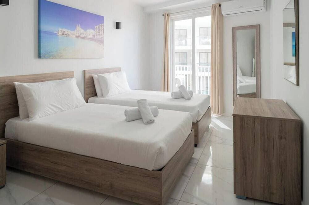 Foto 2 von 26: A lovely 1Br seafront apartment with strong WIFI !