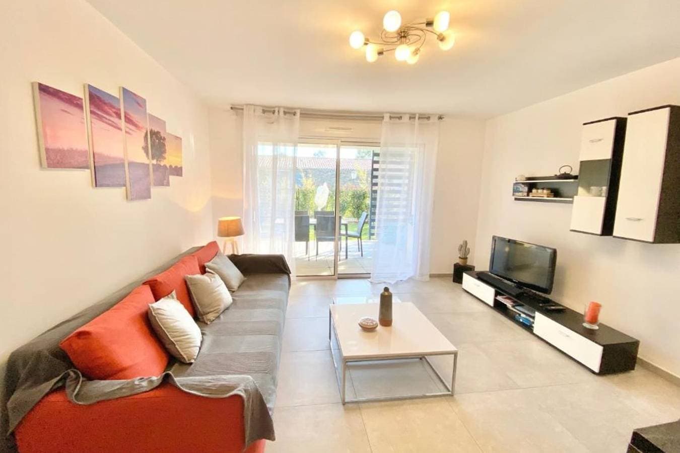 Foto 3 von 16: Ferienwohnung für 5 Personen mit Terrasse
