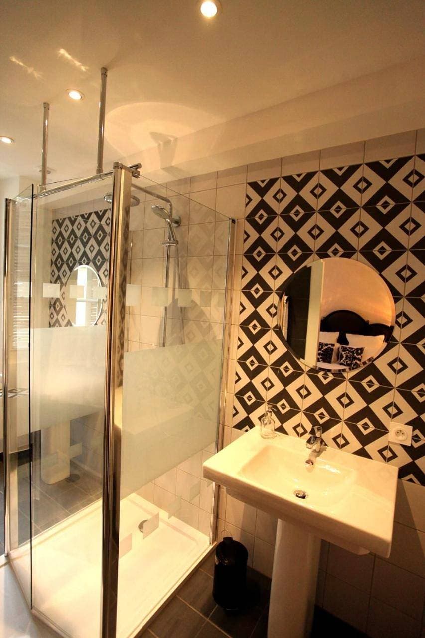 Foto 2 von 8: Deluxe Double Room with Shower