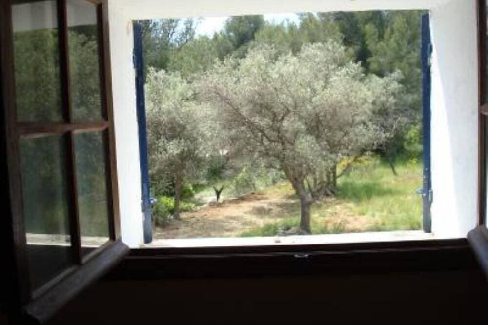 Foto 12 von 30: Provenzalisches Ferienhaus umgeben von Olivenbäumen für Liebhaber von Ruhe und Natur.