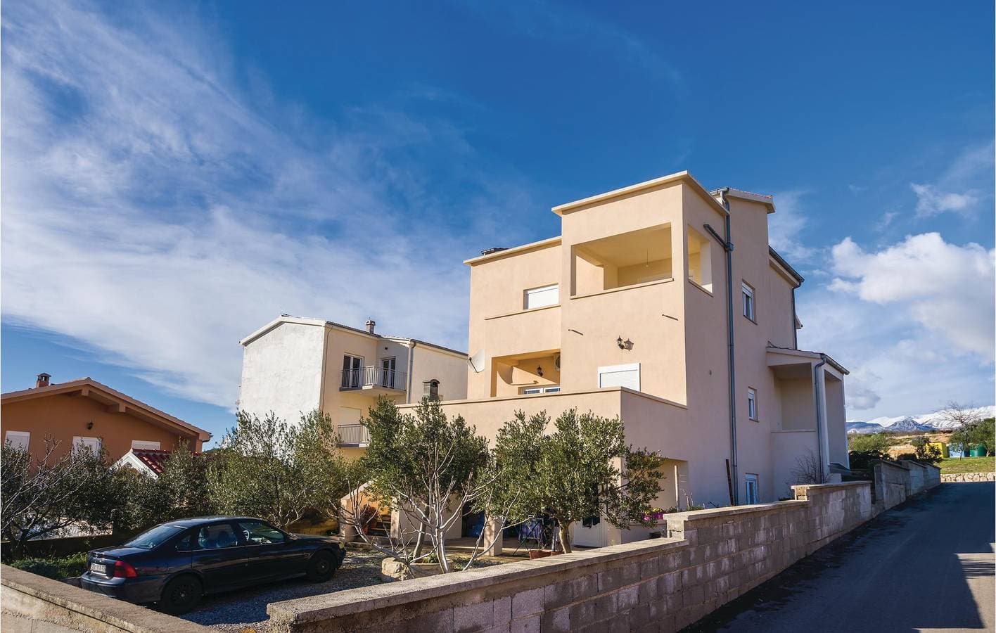 Apartment am Meer mit Terrasse, Küche und Parkplatz – 2,5 km von Novigrad entfernt 1