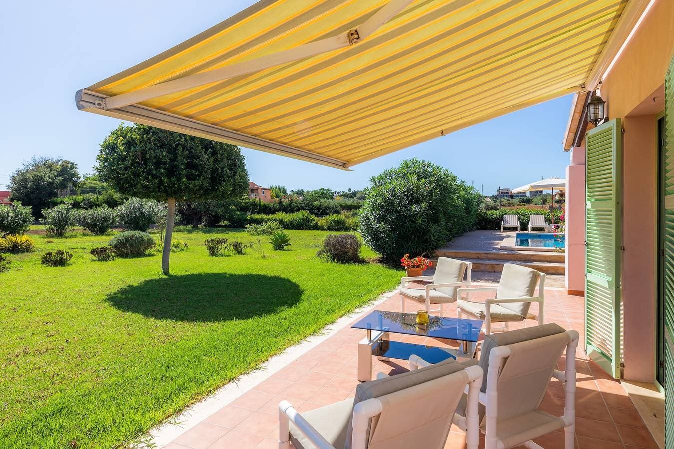 Foto 7 von 35: Klimatisiertes Ferienhaus am Meer mit Pool, Garten, Terrasse und WLAN