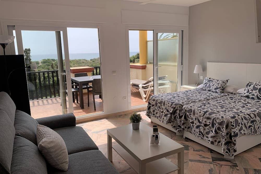 Foto 7 von 16: Apartment 817 on the beachfront with sea views