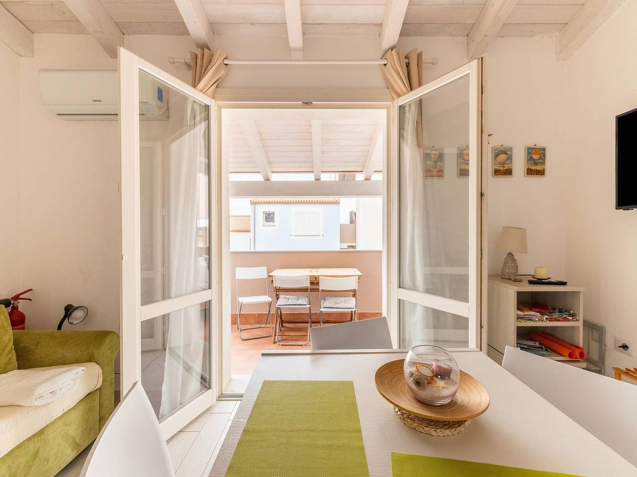 Foto 5 von 32: Dachgeschoss mit Terrasse und Schwimmbad