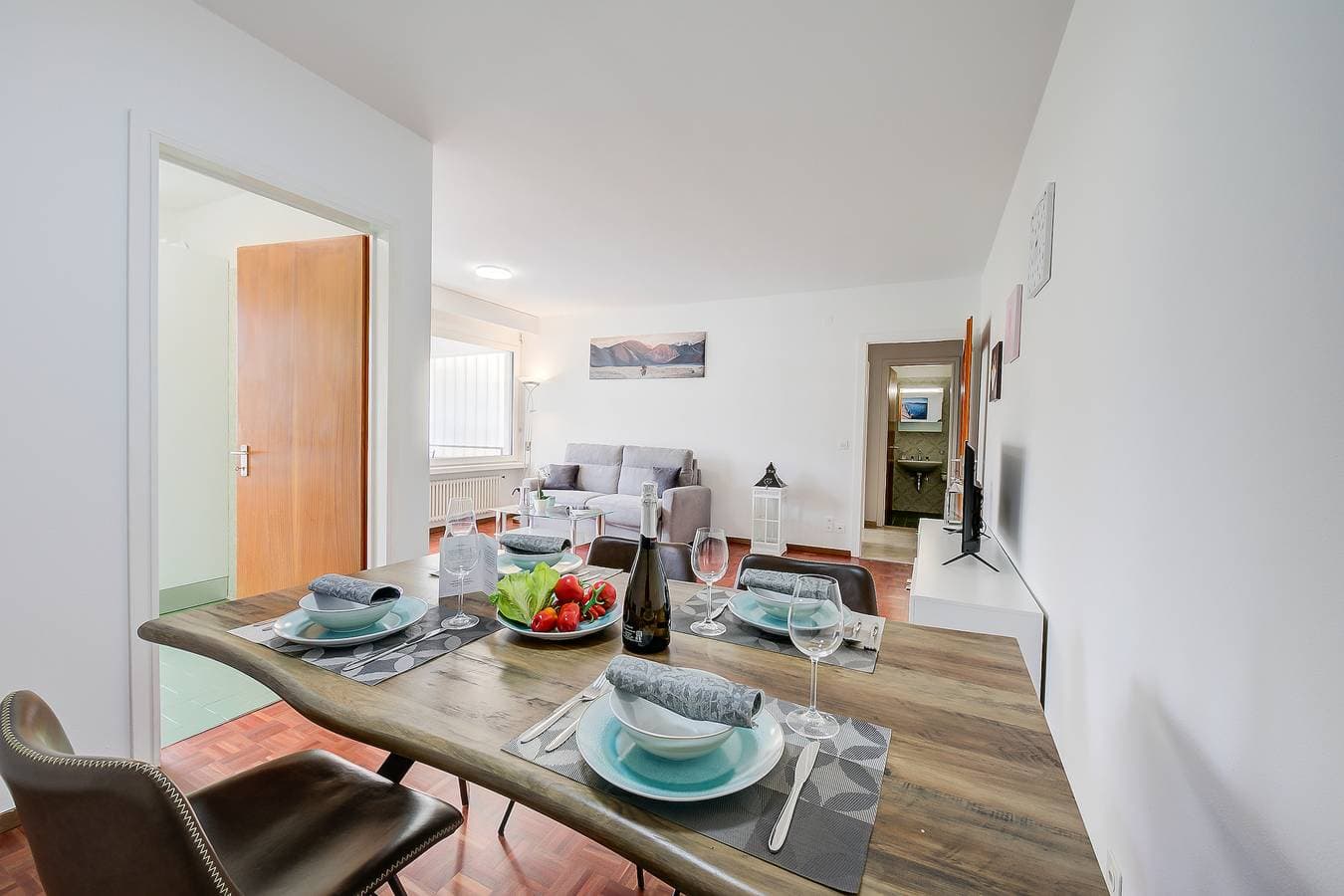 Foto 11 von 23: Lido Apartment Locarno with Balcony and Parking
