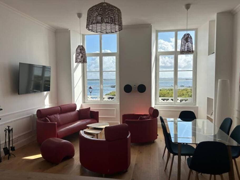 Foto 10 von 13: Three-Bedroom Apartment with Harbour View