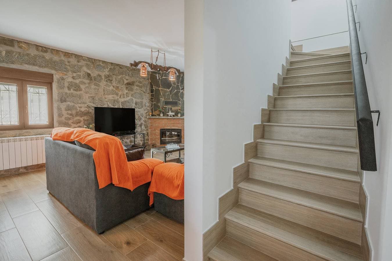 Foto 9 von 31: Casa Rural 'El Trillo' für 8 Personen mit Blick auf die Sierra de Ávila, Garten & Grill