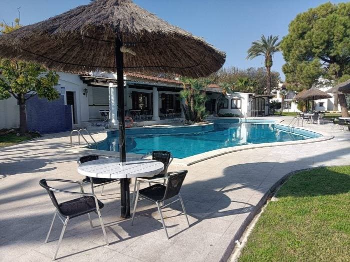 Foto 3 von 43: Ferienwohnung für 6 Personen mit Pool