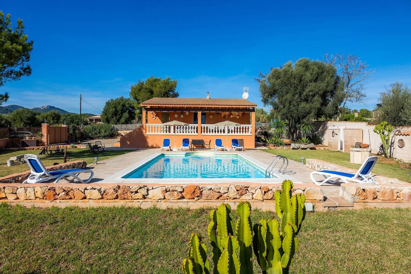 Foto 2 von 24: Perfekte Finca "Can Pota" mit großem Garten und Pool