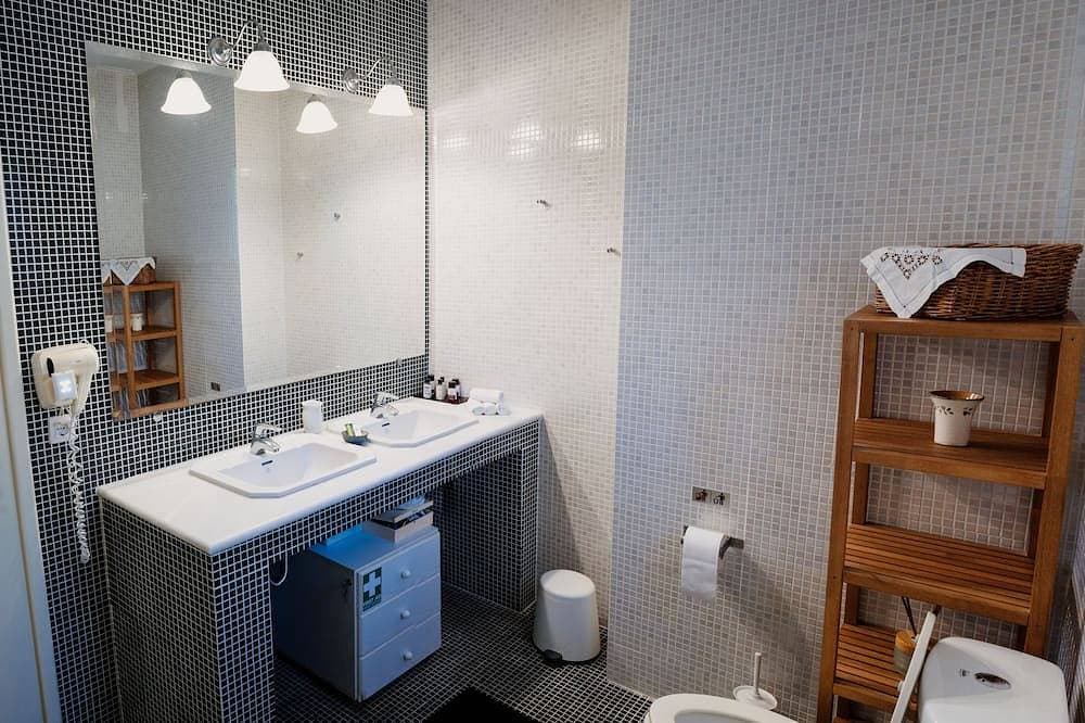 Foto 6 von 30: Luxuriöse Steinvilla in Olive Groove, direkt am Wasser