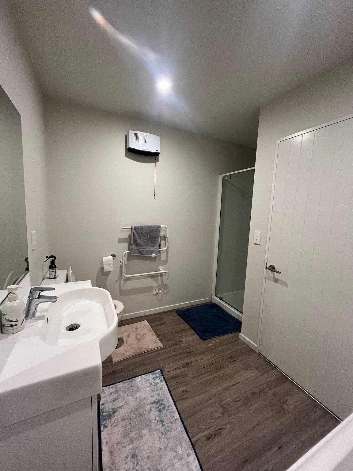 Foto 6 von 10: Zentral gelegenes, gemütliches Queen-Zimmer