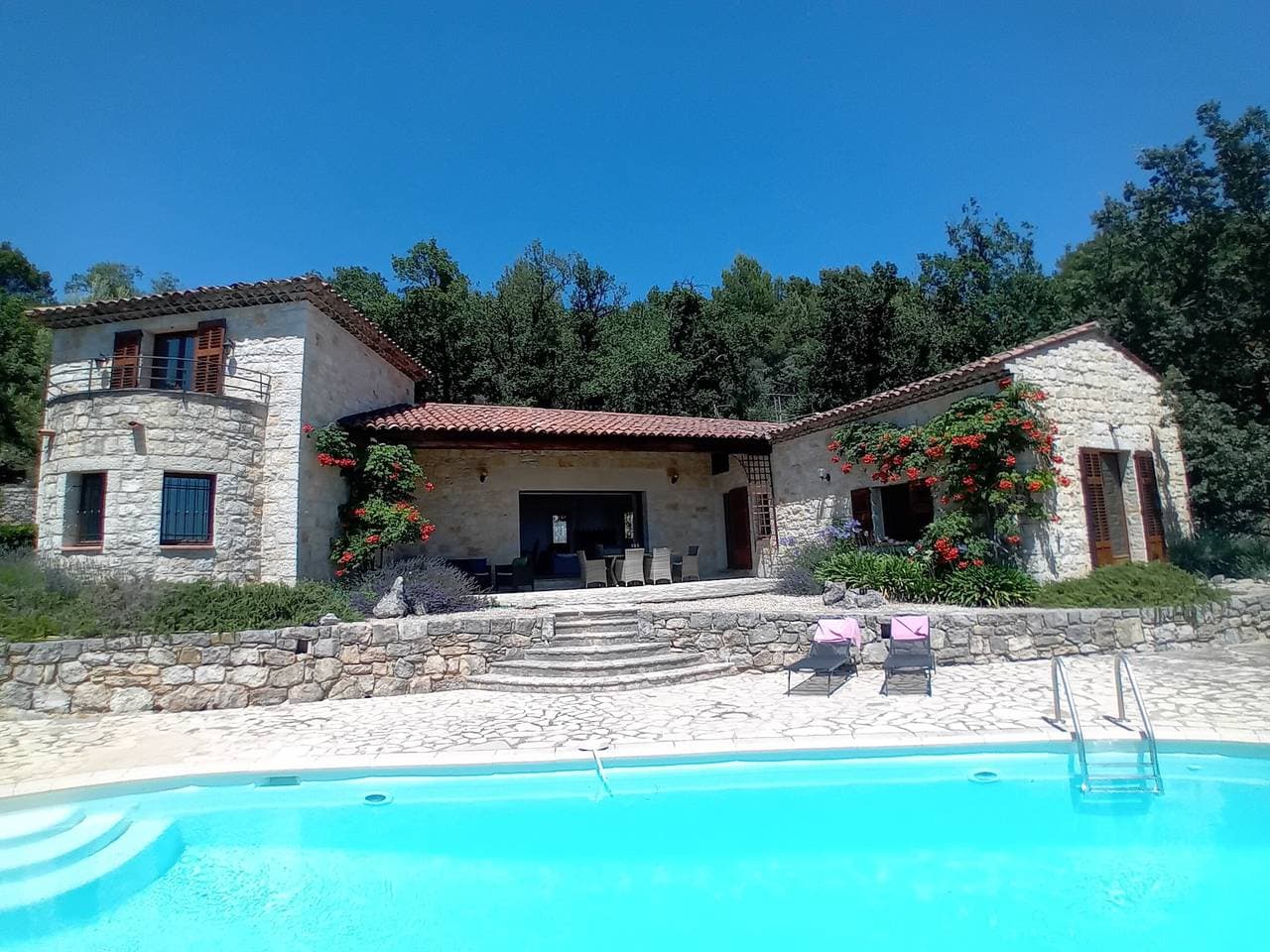 Villa 1