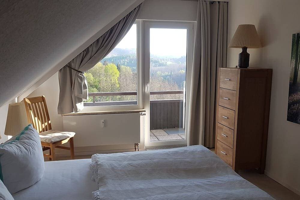 Foto 3 von 30: Große Ferienwohnung mit 180-Grad-Aussicht auf die Berge