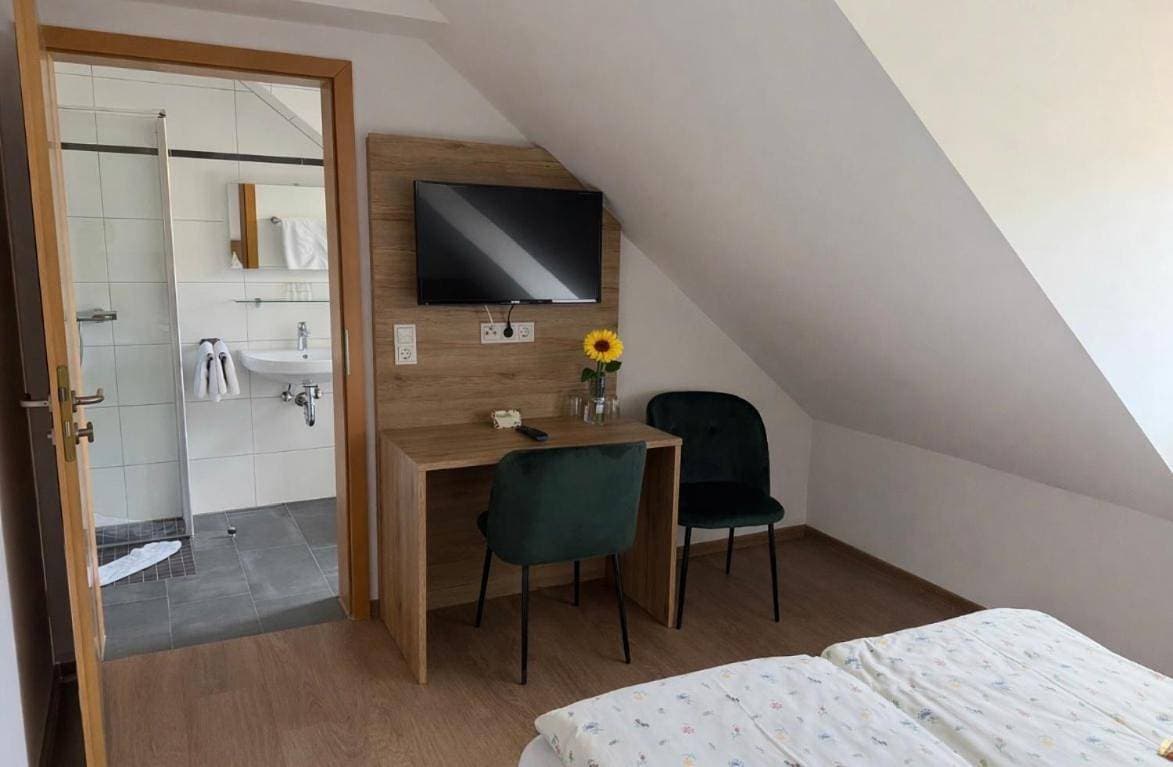 Foto 9 von 11: Small Double Room