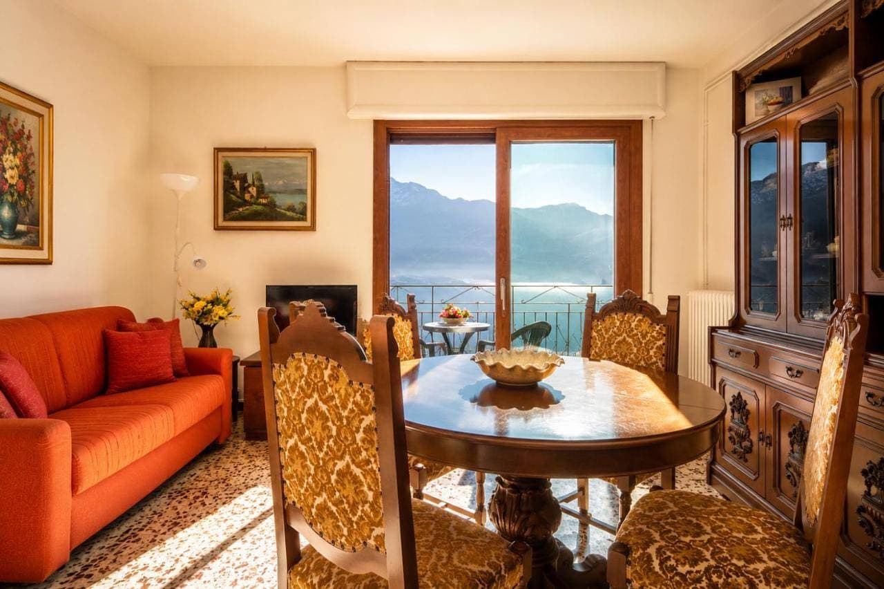 Foto 4 von 5: Apartment with Lake View