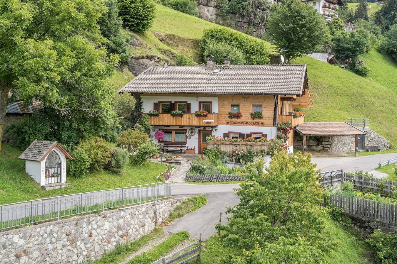 Foto 9 von 26: Ferienwohnung ,,Wasserfall Jogglanderhof" mit Bergblick, privatem Sonnenbalkon und Wlan