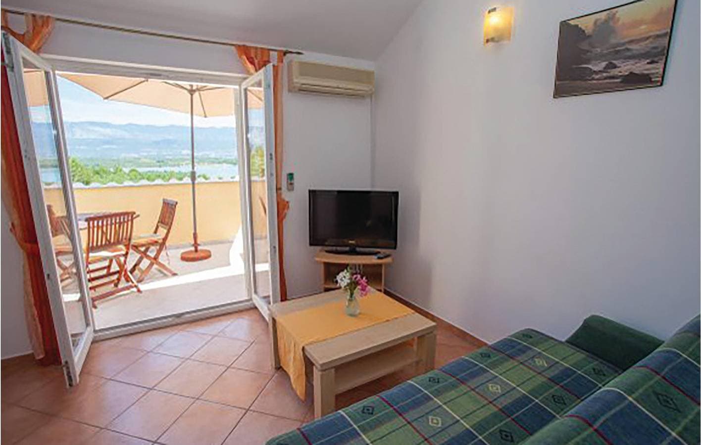 Foto 4 von 35: Charmante Wohnung mit Terrasse, 300 m zur Küste und mit guter Anbindung an das Stadtzentrum