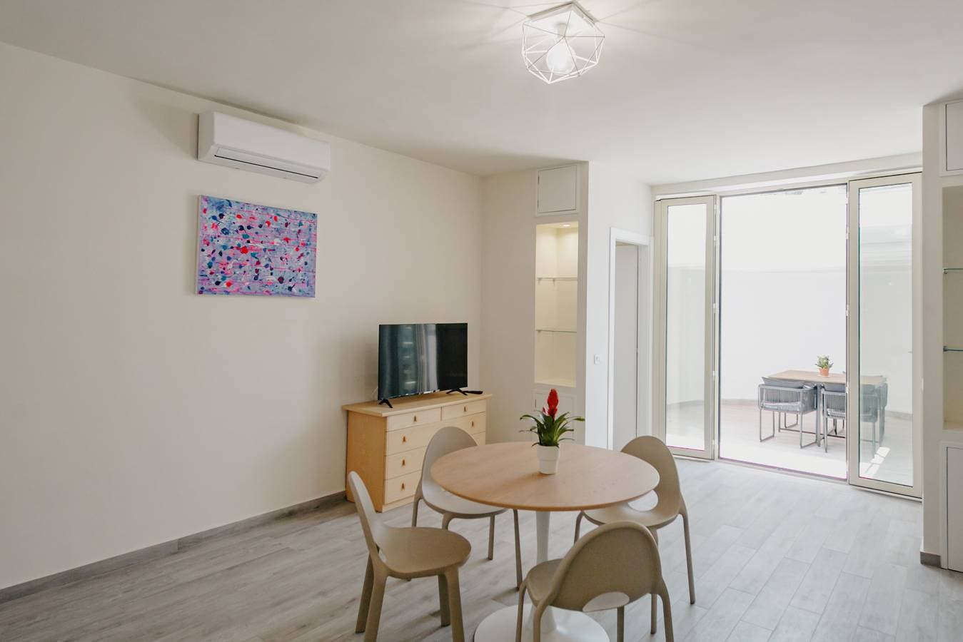 Foto 7 von 17: Modern Apartment with Exclusive Terrace