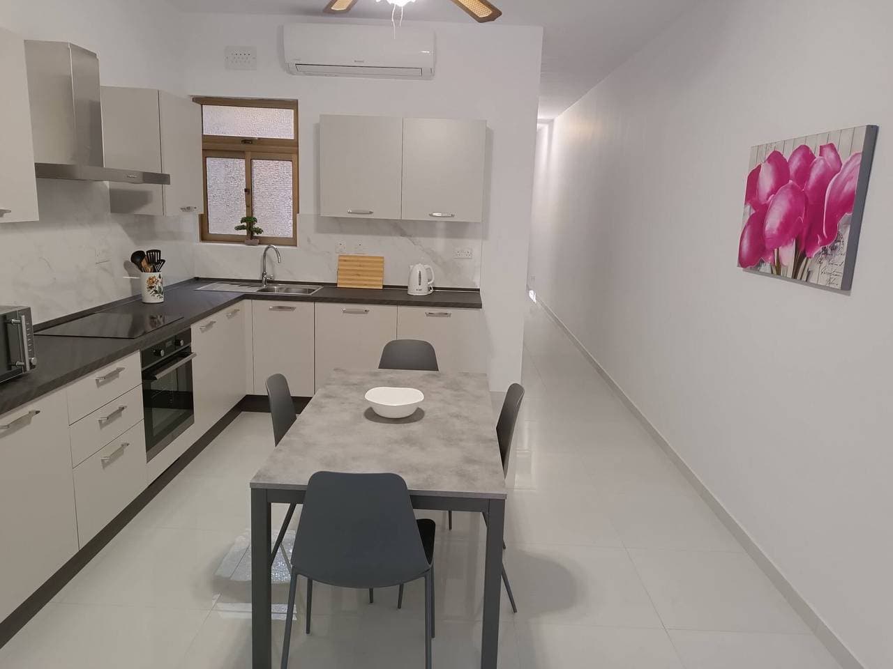 Foto 3 von 36: Stilvolles und geräumiges Apartment mit 2 Schlafzimmern am Meer