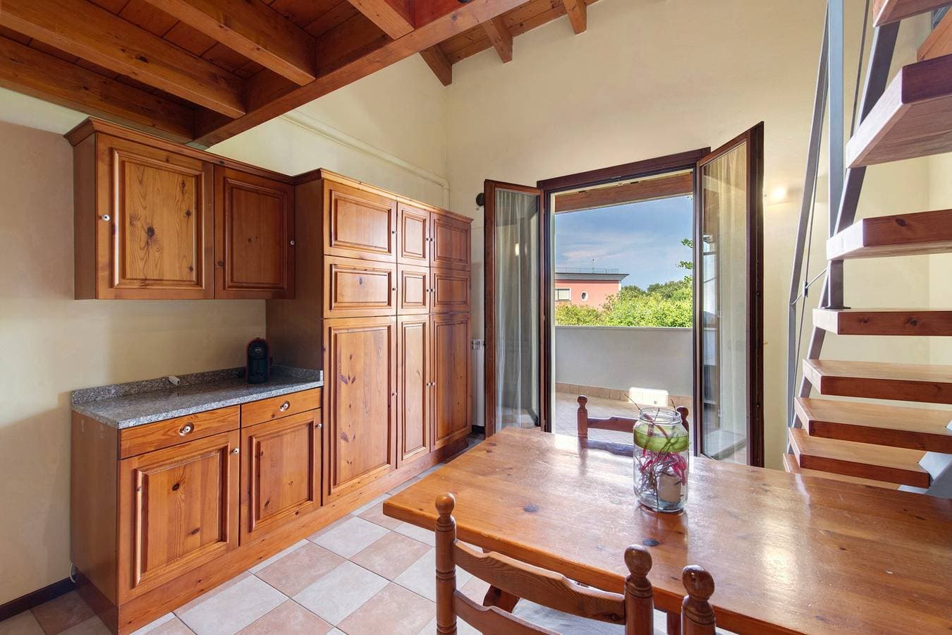 Foto 4 von 25: Apartment „House Of The Sun“ mit Gemeinschaftspool, privater Terrasse und WLAN