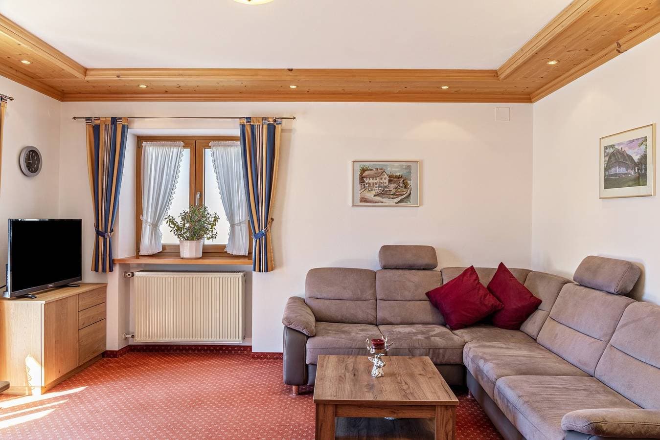Foto 4 von 18: Ferienwohnung 'Alpenblick Tilly - Eibsee' mit Bergblick, Gemeinschaftsterrasse und WLAN