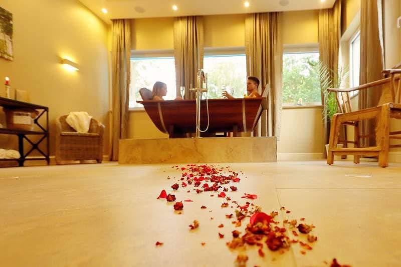 Foto 5 von 19: Inselhotel - Doppelzimmer Komfort, Seeseite, Dusche/Wc oder Bad
