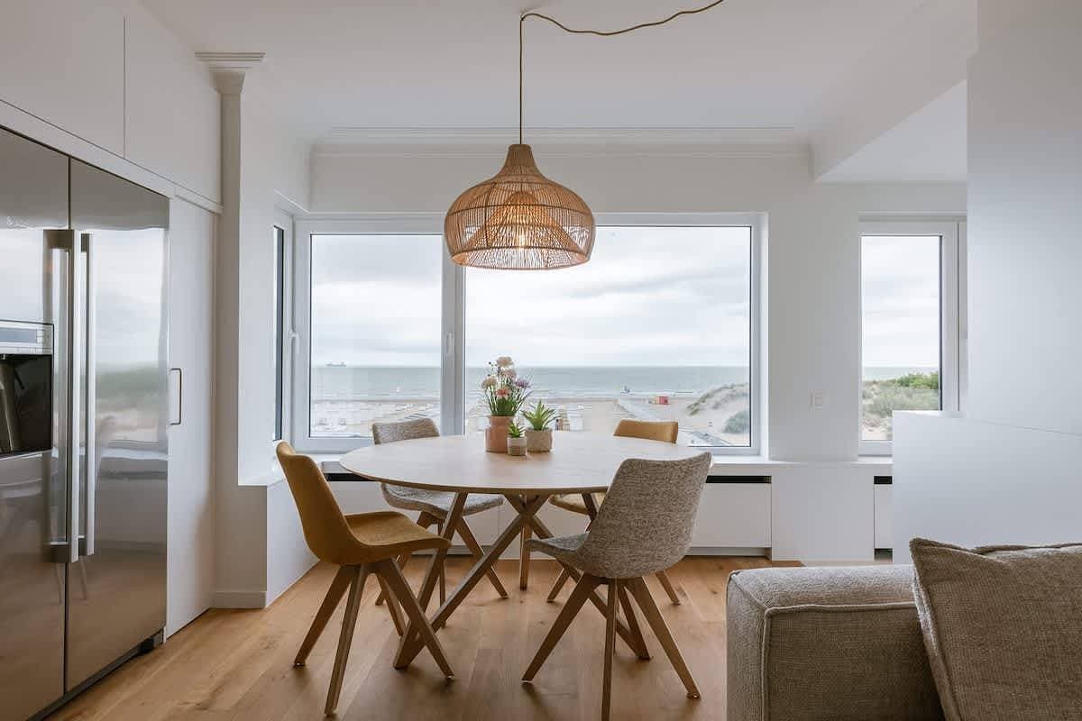 Foto 2 von 40: Coastal getaway w/ full kitchen & workspace