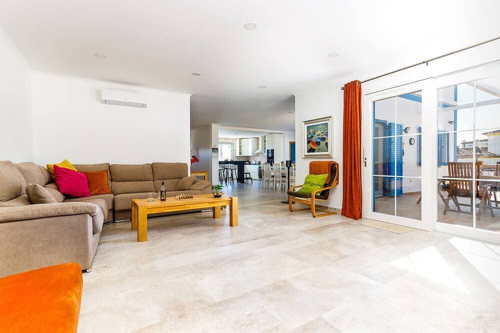 Foto 11 von 30: Beautiful 4 bed, 3 bath bungalow with optional heated pool - 136331/Al