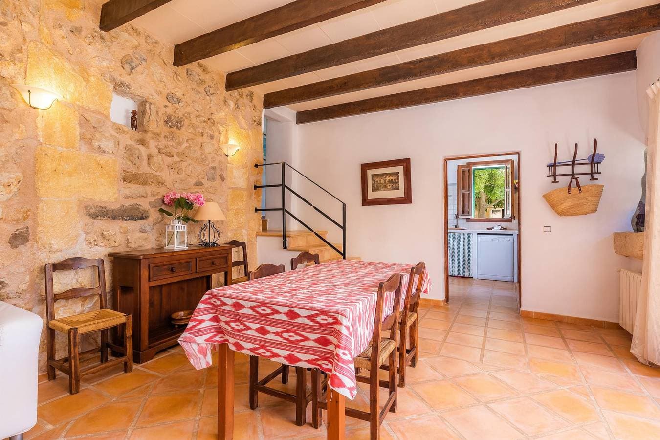 Foto 10 von 30: Agroturismo „Es Rafalet“ mit Bergblick, Pool, Klimaanlage, Terrassen und Garten