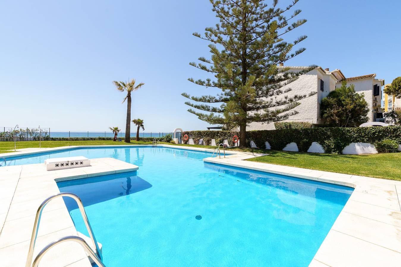 Charming Apartment with Sea Views 1