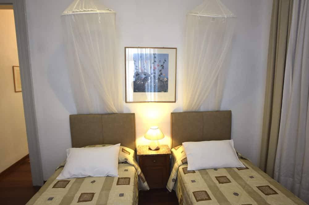 Foto 8 von 26: Ferienwohnung Villa mit privatem Pool und Meerblick