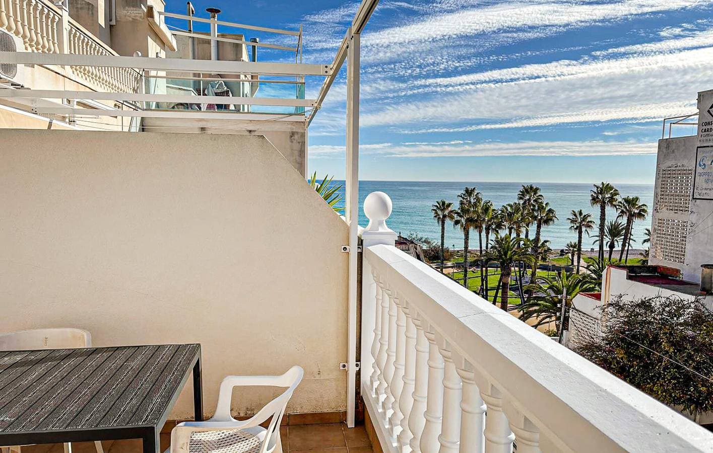 Strandblick Apartment mit AC, Waschmaschine, Parkplatz - Playa Masbó 900m 1