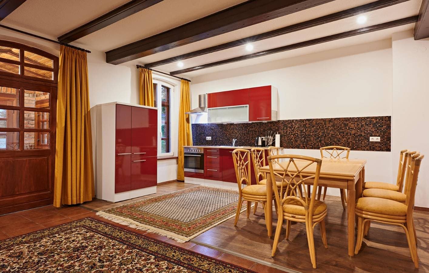 Foto 5 von 18: Charmante 140 m² große Wohnung mit Terrasse, WLAN und moderner Ausstattung