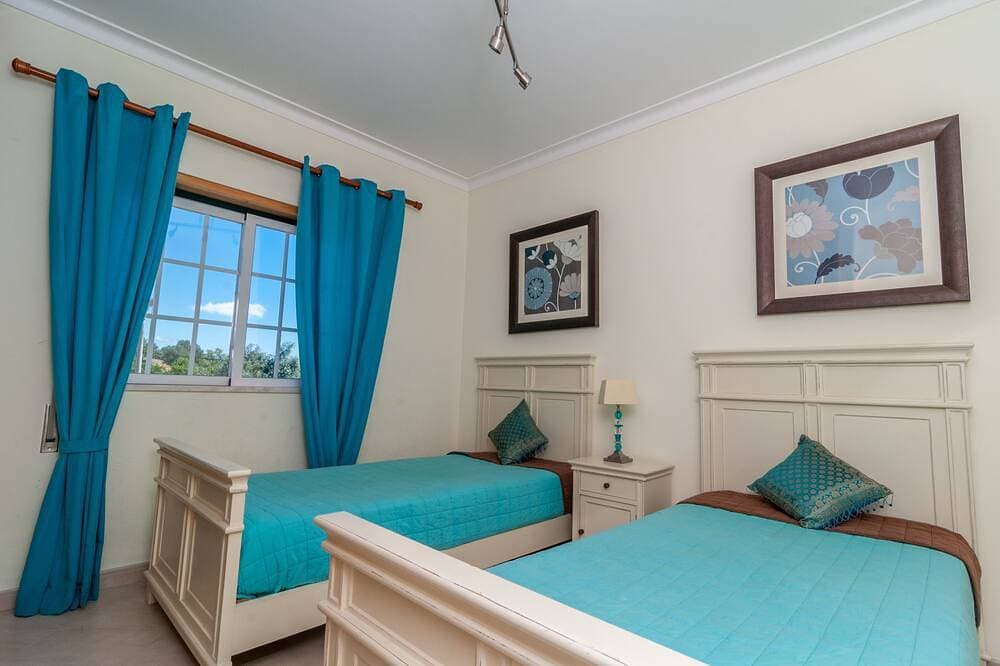Foto 6 von 23: Ferienwohnung mit 2 Schlafzimmern und Balkon