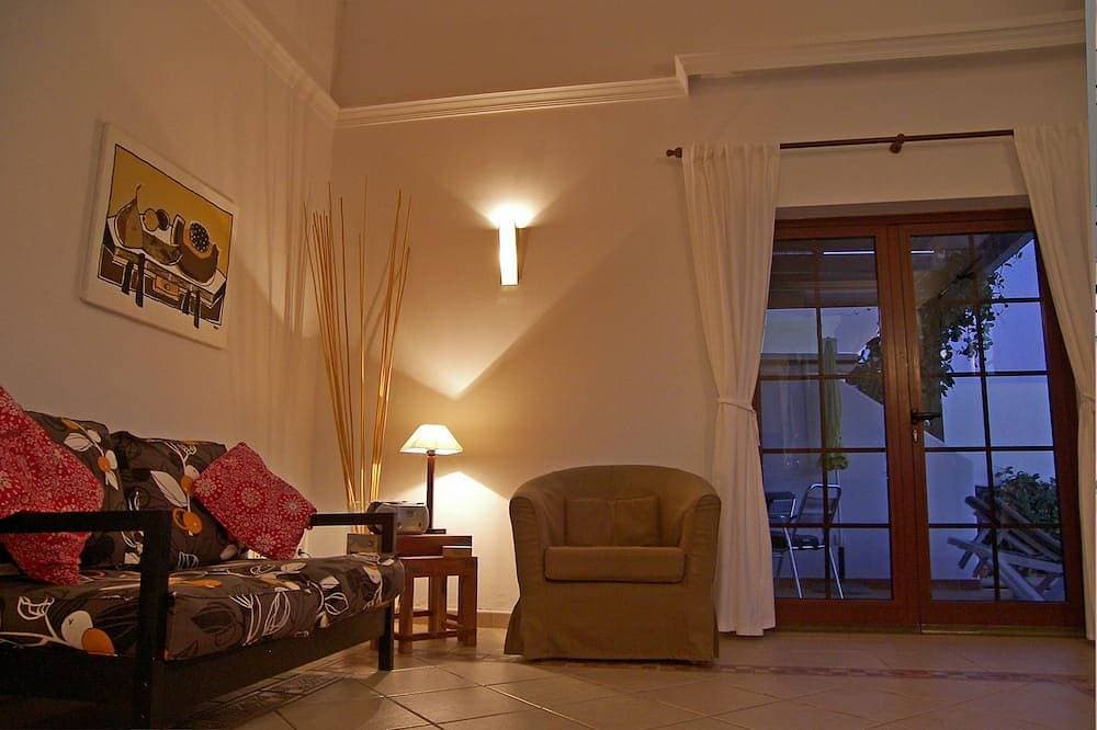 Foto 5 von 23: Villa mit eigenem Pool in eigenem ummauerten Grundstück