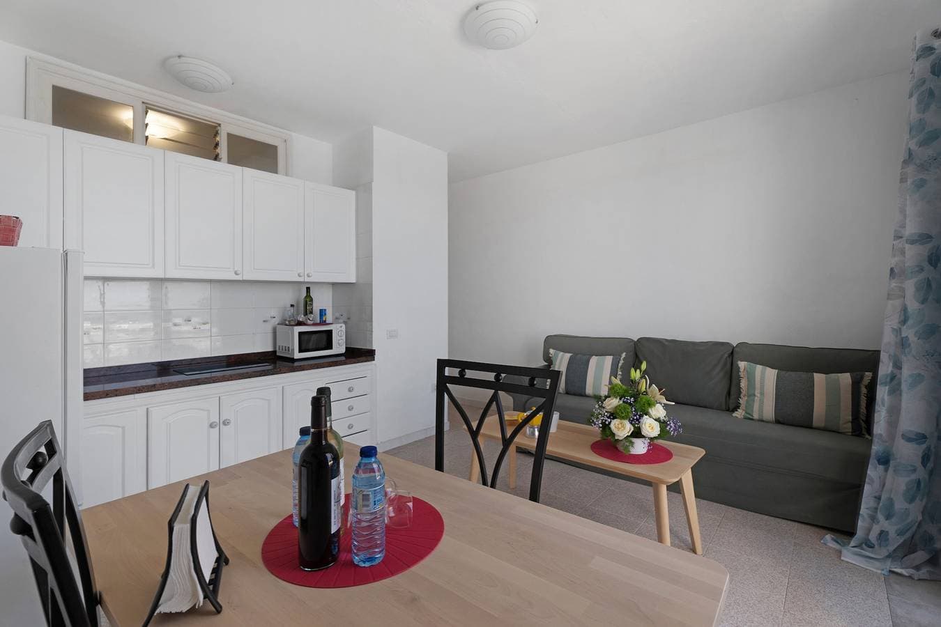 Foto 5 von 28: Apartment 'Playa Azul - 6' mit Meerblick, privater Terrasse und WLAN