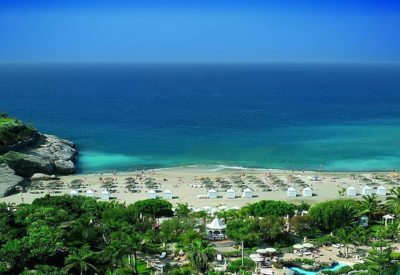 Foto 9 von 45: Ferienunterkunft "5-Schlafzimmer Villa in Playa del Duque" mit privatem Pool