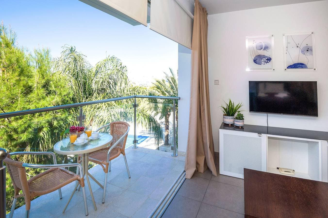 Foto 9 von 38: Ferienwohnung für 3 Personen mit Pool