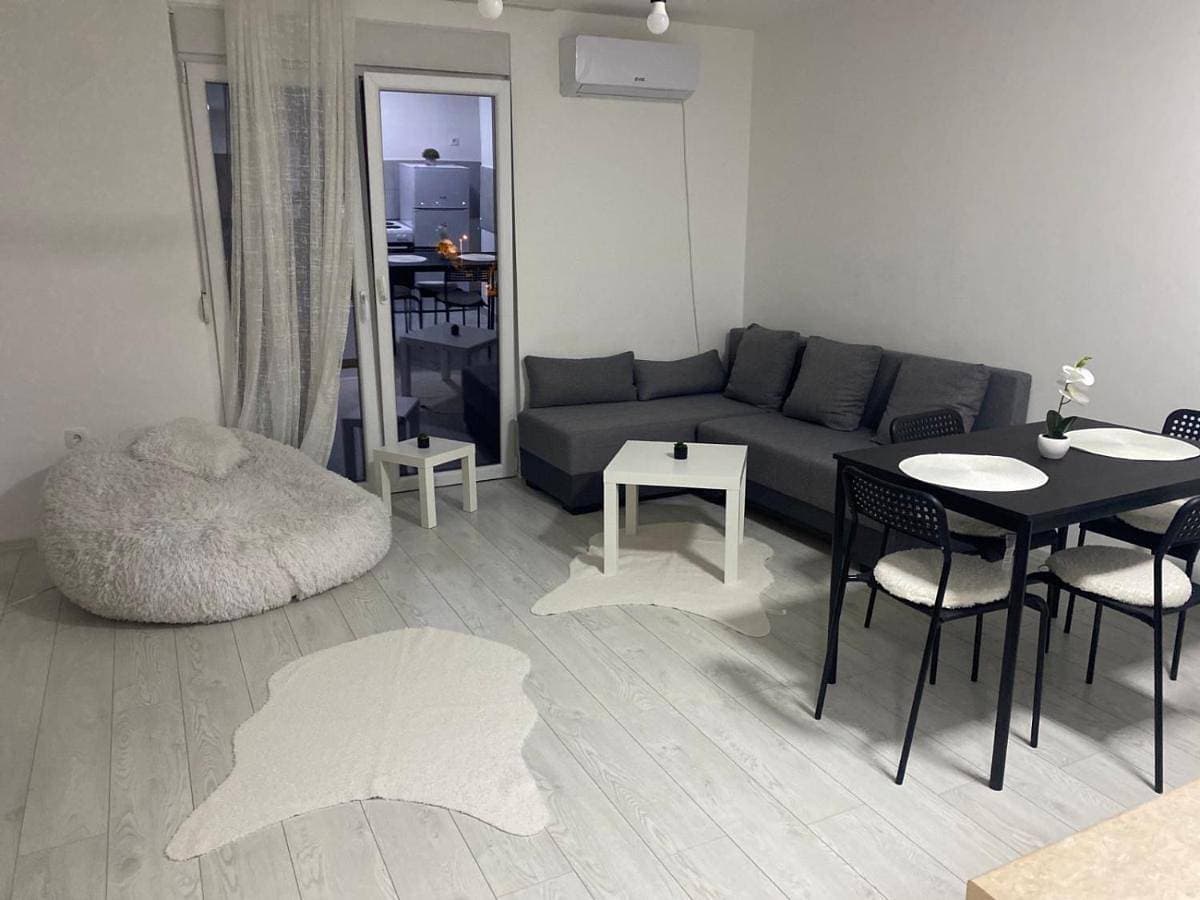 Foto 3 von 8: One-Bedroom Apartment