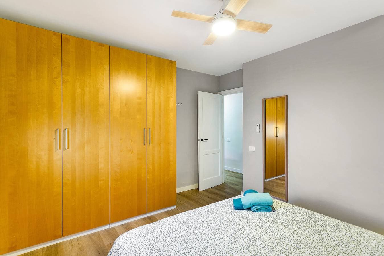 Foto 12 von 24: Ferienwohnung 'Apartamento Con Piscina Arinaga' mit Gemeinschaftspool und WLAN