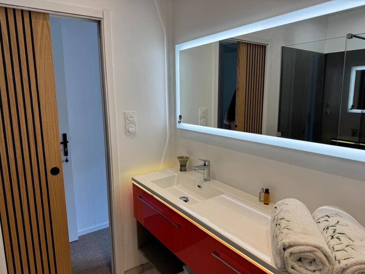 Foto 10 von 17: Double Room with Private Bathroom